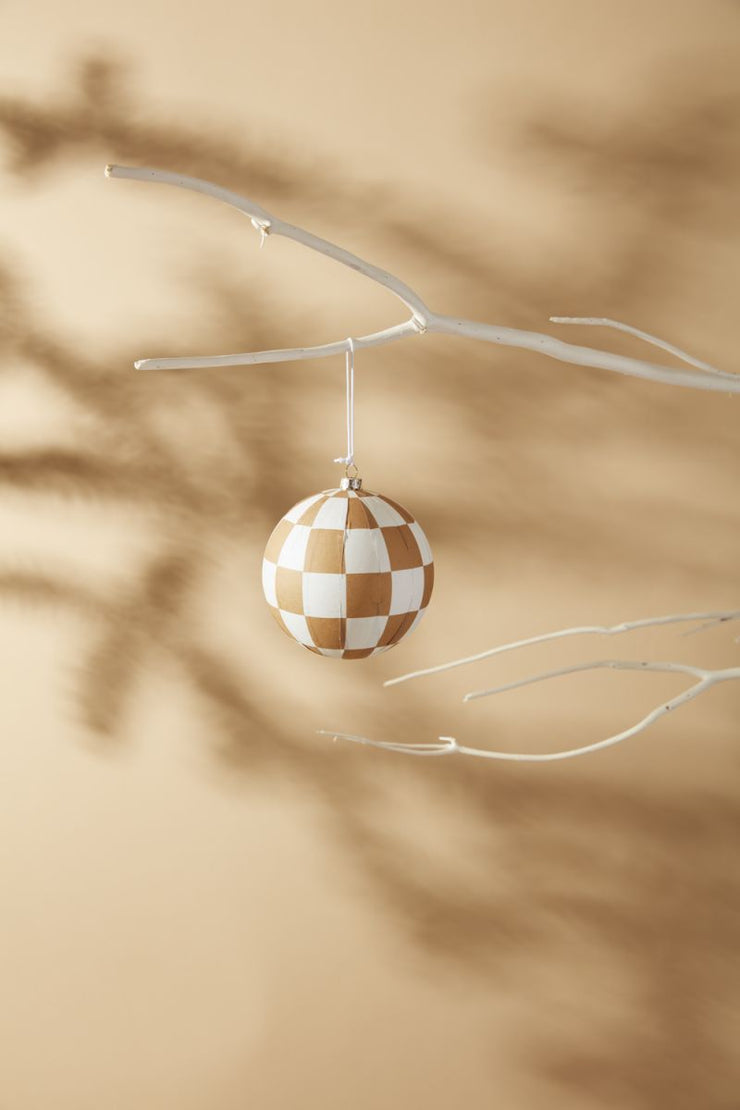 3.75" Lubeck White Ornament